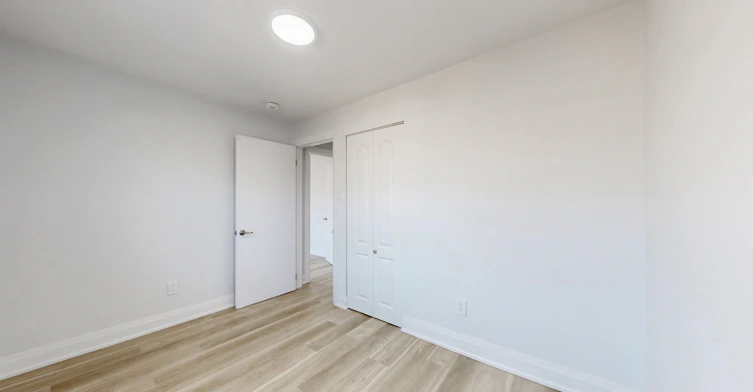 Upper-85 Primula Crescent, Toronto, ON, M9L 1J9 - 12