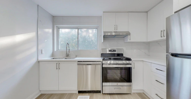 Upper-85 Primula Crescent, Toronto, ON, M9L 1J9 - 5