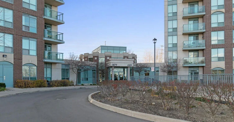 1001-4879 Kimbermount Avenue, Mississauga, ON, L5M 7R8 - 2