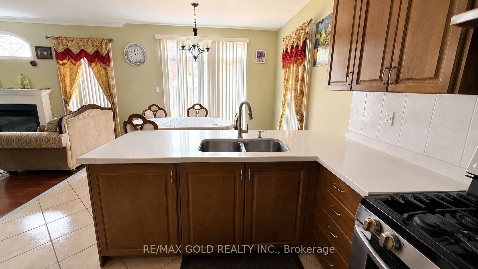 6 Stonemount Trail, Brampton, ON, L6R 0P8 - 10