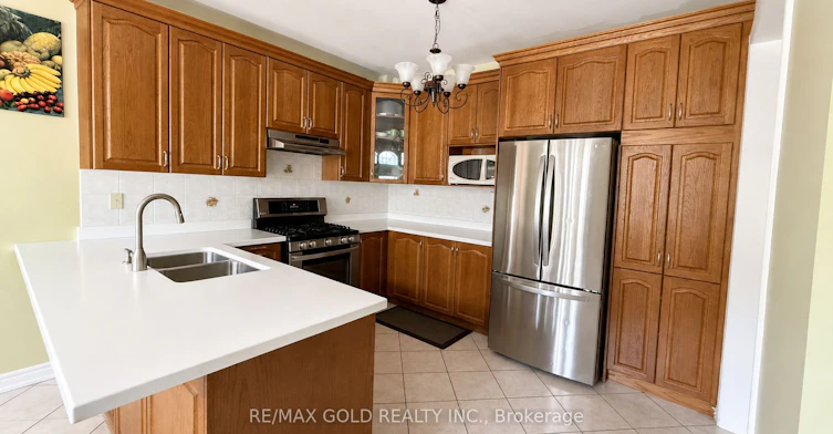 6 Stonemount Trail, Brampton, ON, L6R 0P8 - 8