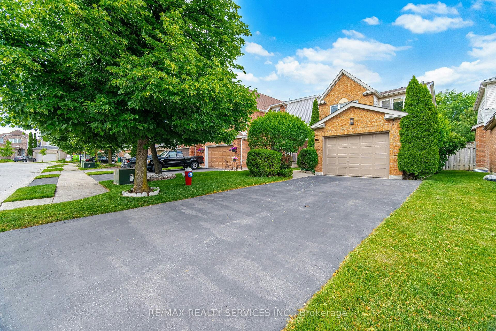 38 Furrows End, Brampton, ON, L6Z 4S5