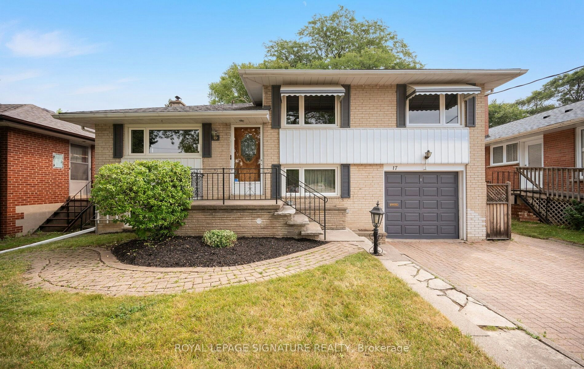 17 Templar Drive, Toronto, ON, M9R 3C6