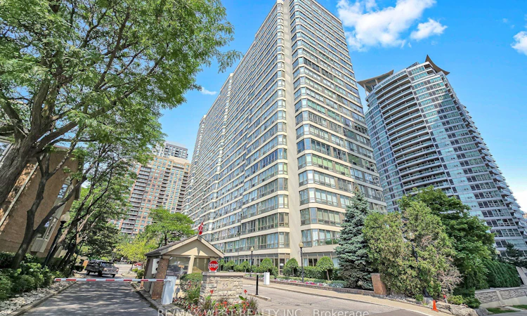 1801-55 Elm Drive W