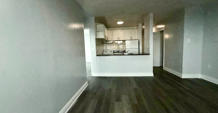804-363 Lakeshore Road E, Mississauga, ON, L5G 1H7 - 7