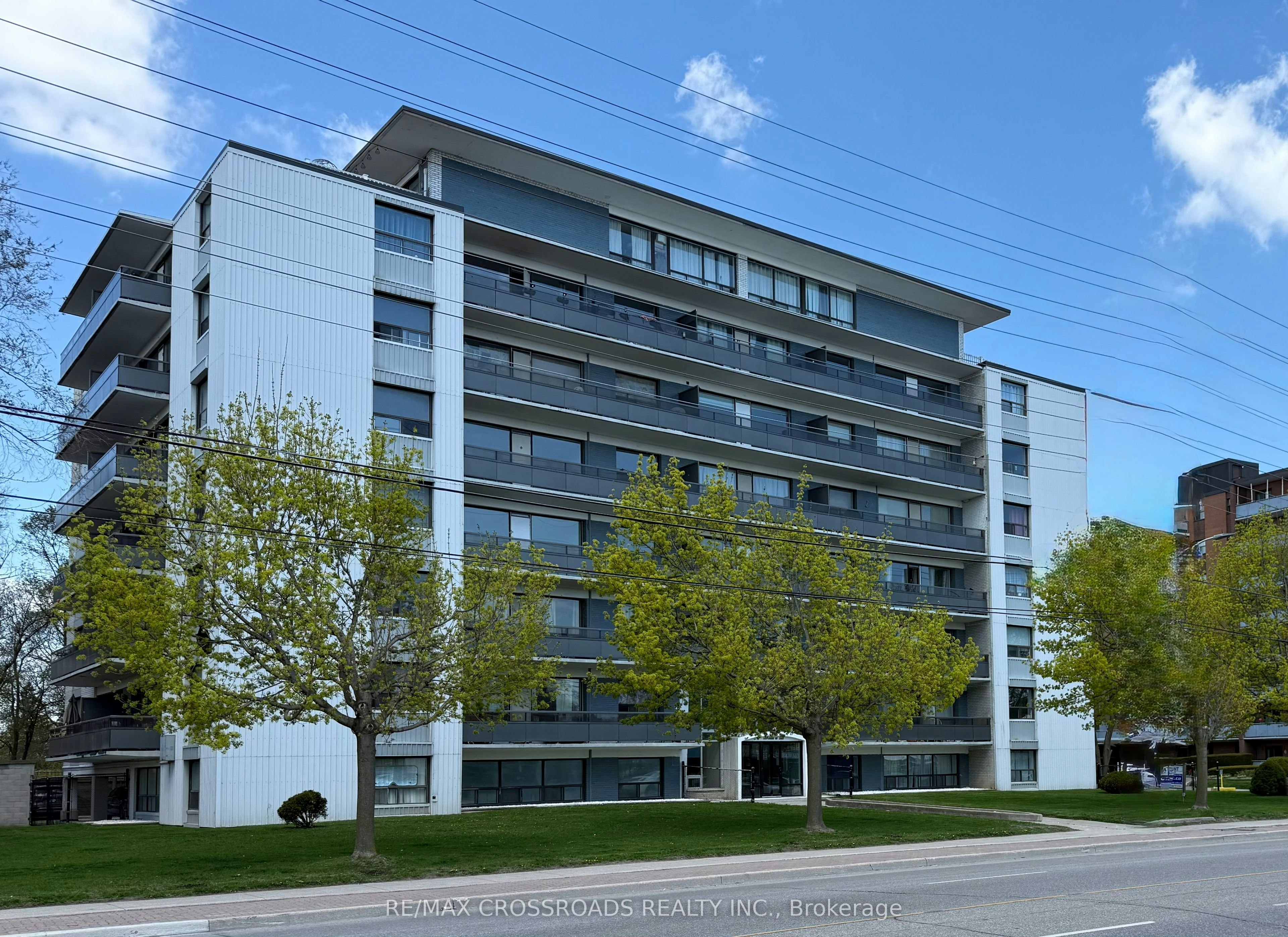 804-363 Lakeshore Road E, Mississauga, ON, L5G 1H7