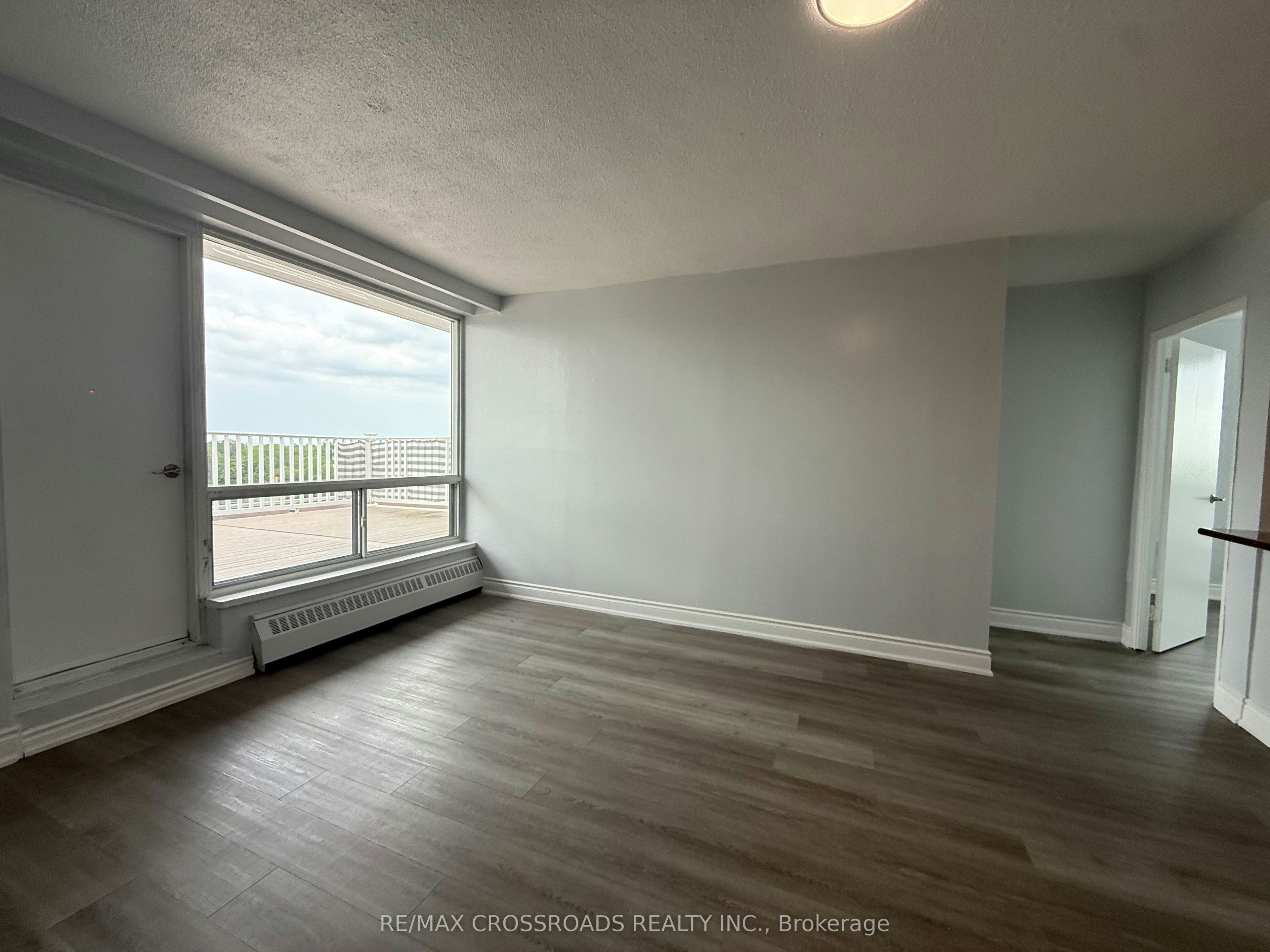 804-363 Lakeshore Road E, Mississauga, ON, L5G 1H7 - 3