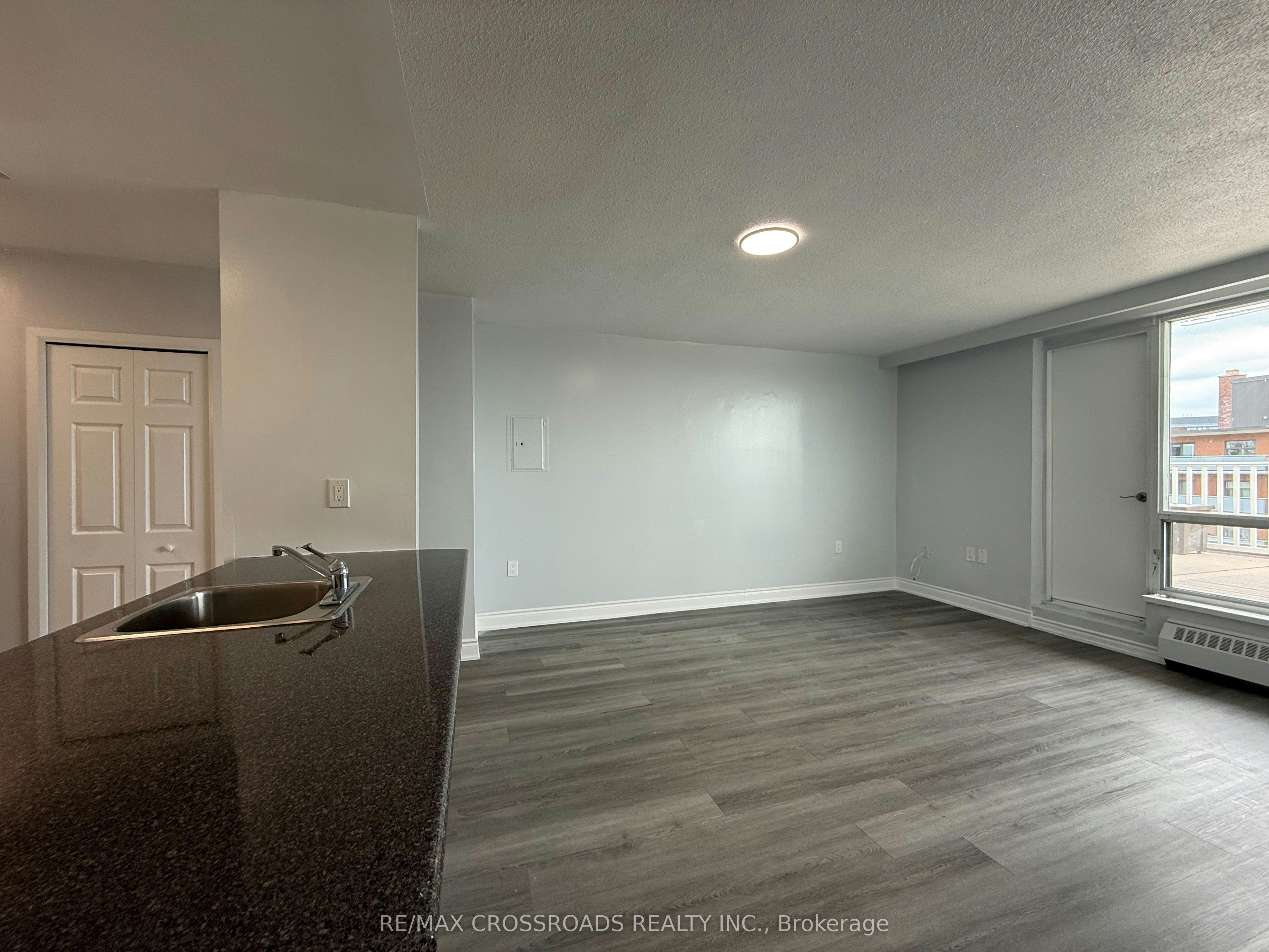 804-363 Lakeshore Road E, Mississauga, ON, L5G 1H7 - 5