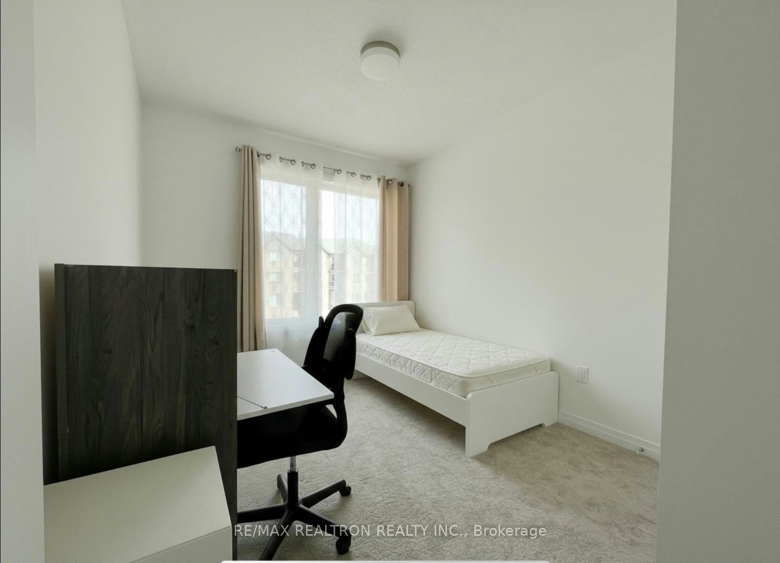 Bedroom B-3272 Sixth Line, Oakville, ON, L6M 5S9 - 3