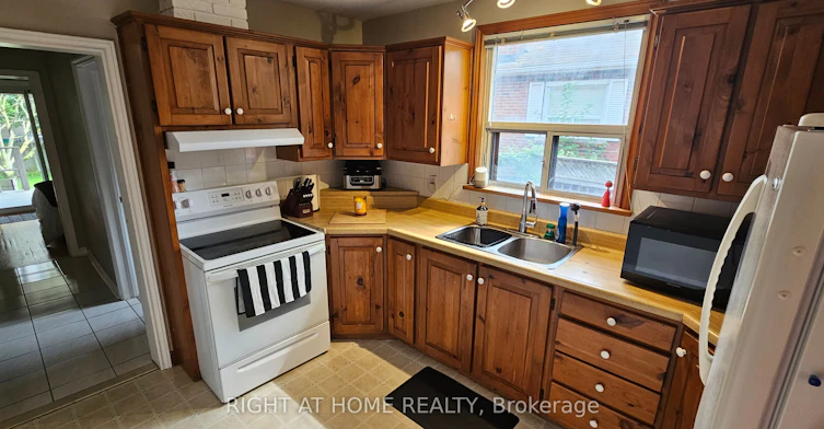 Main-130 Prince Charles Drive, Oakville, ON, L6K 2C9 - 4