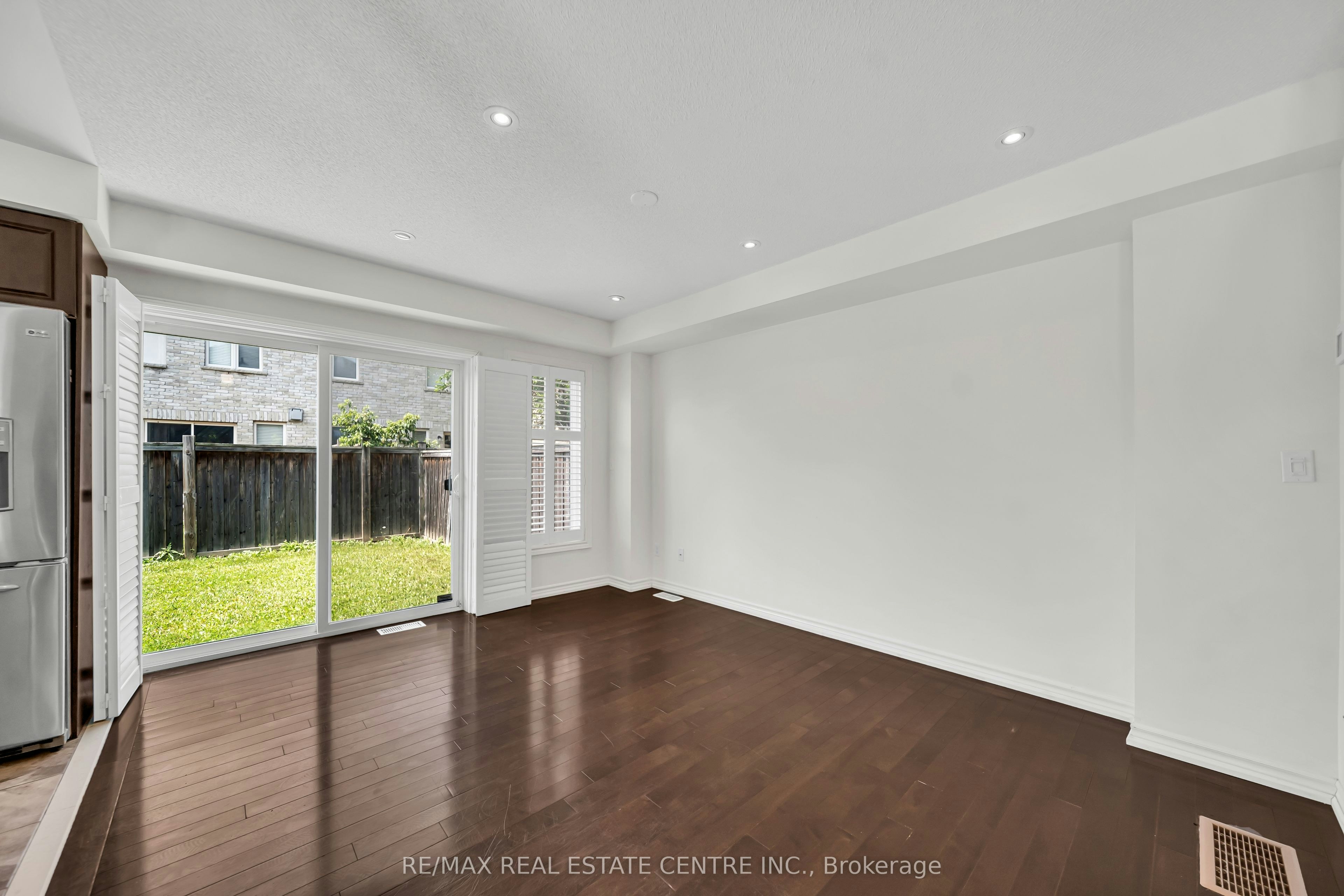 4215 Cole Crescent, Burlington, ON, L7M 0M6