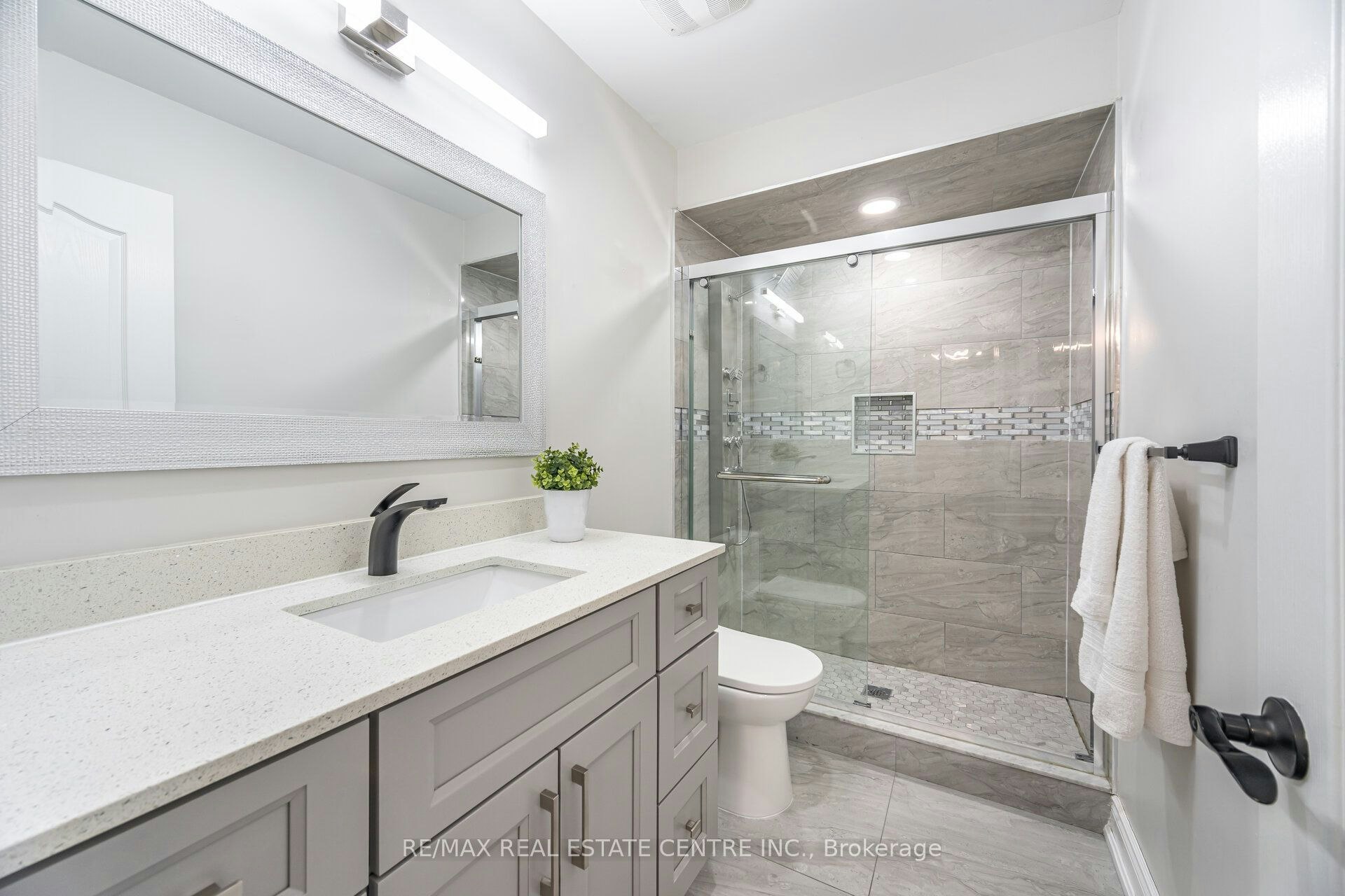 48-5255 Guildwood Way, Mississauga, ON, L5R 4A8 - 25