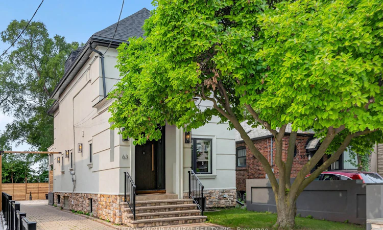 63 Westbury Crescent