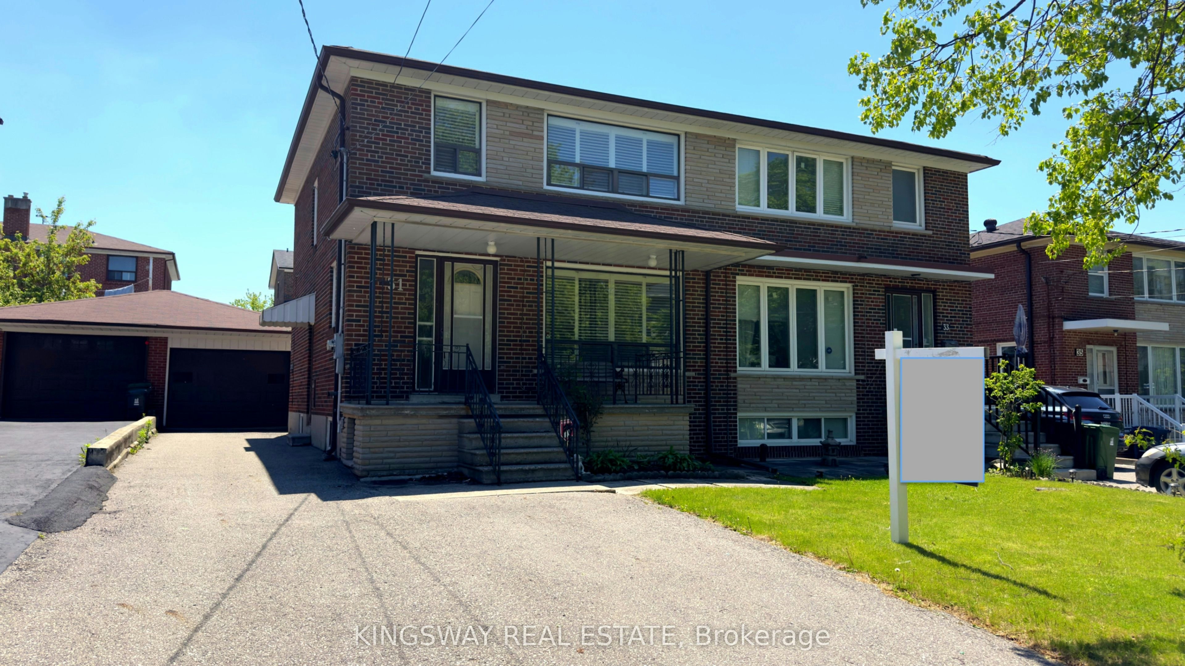 31 Quinan Drive, Toronto, ON, M6L 1E8