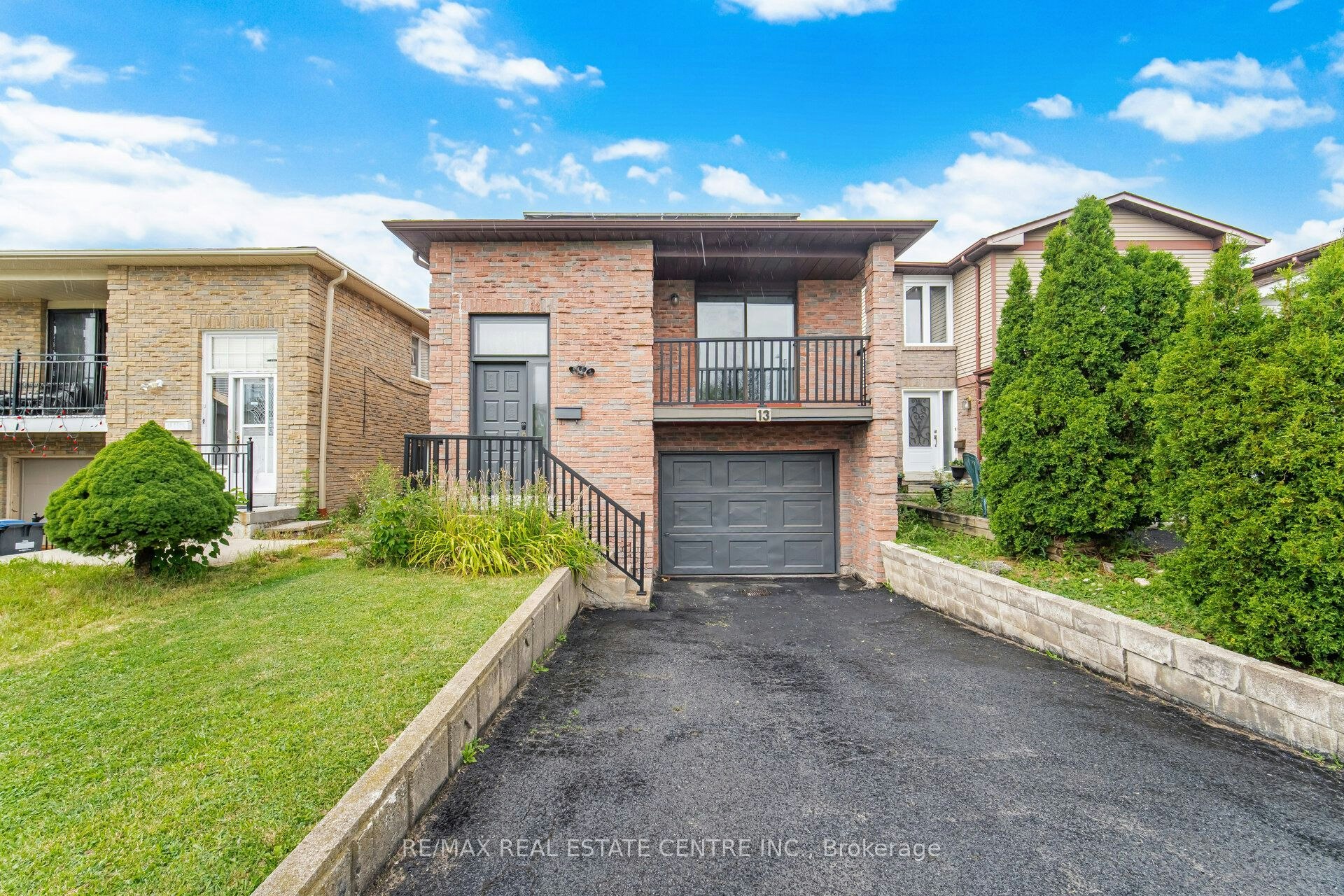 13 Dafoe Crescent, Brampton, ON, L6Y 2L1