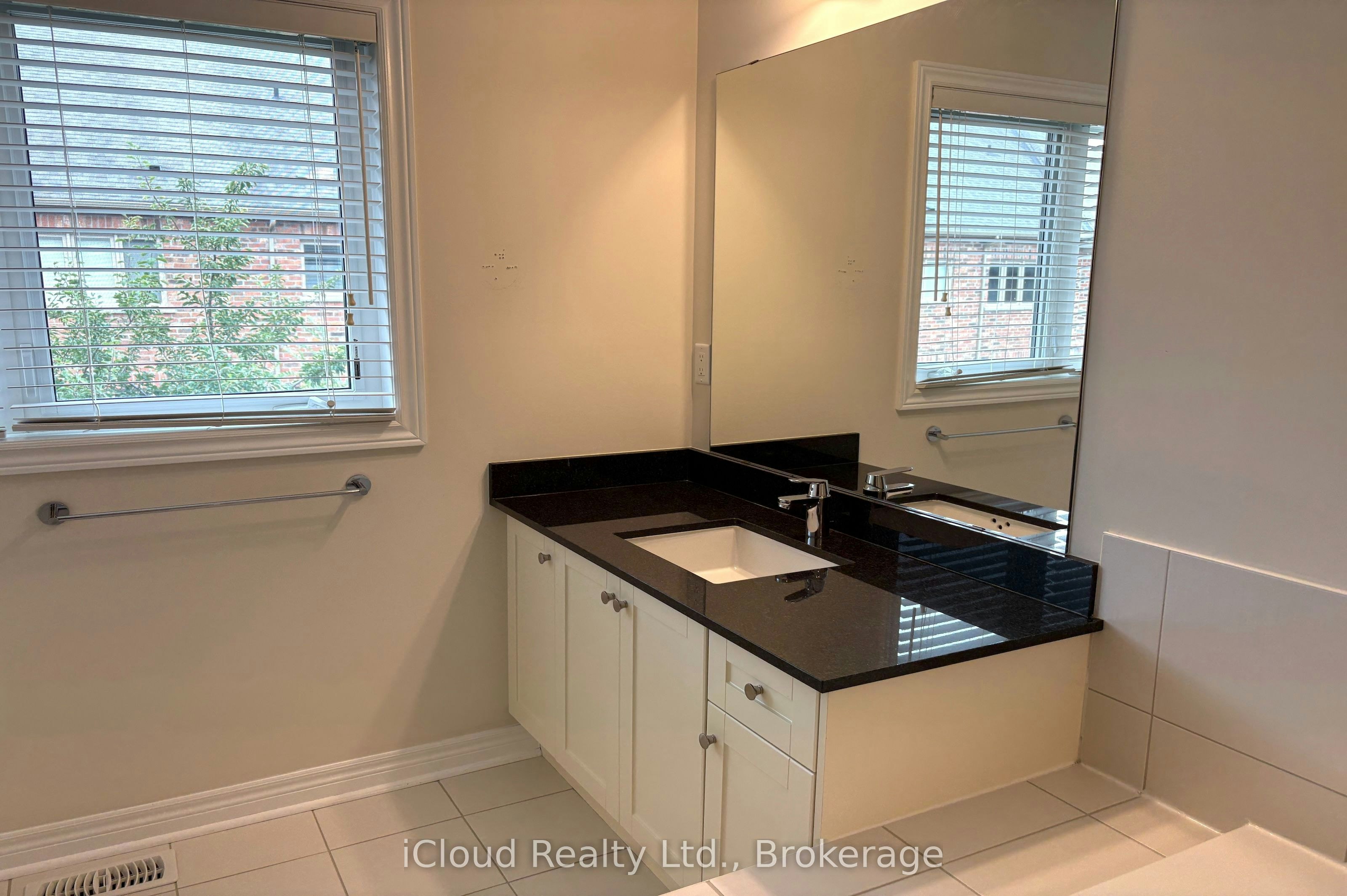2466 Village Common, Oakville, ON, L6M 0S2 - 41