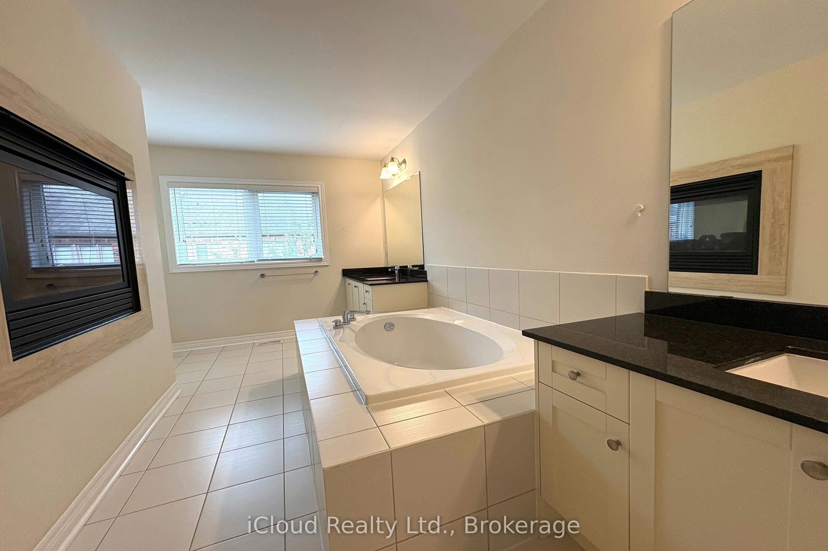 2466 Village Common, Oakville, ON, L6M 0S2 - 39