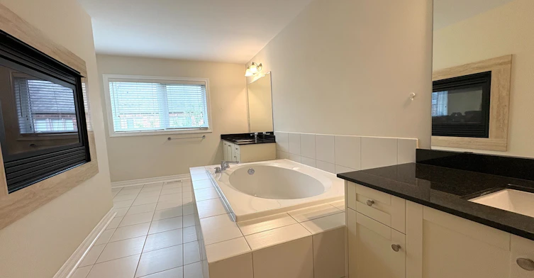 2466 Village Common, Oakville, ON, L6M 0S2 - 39
