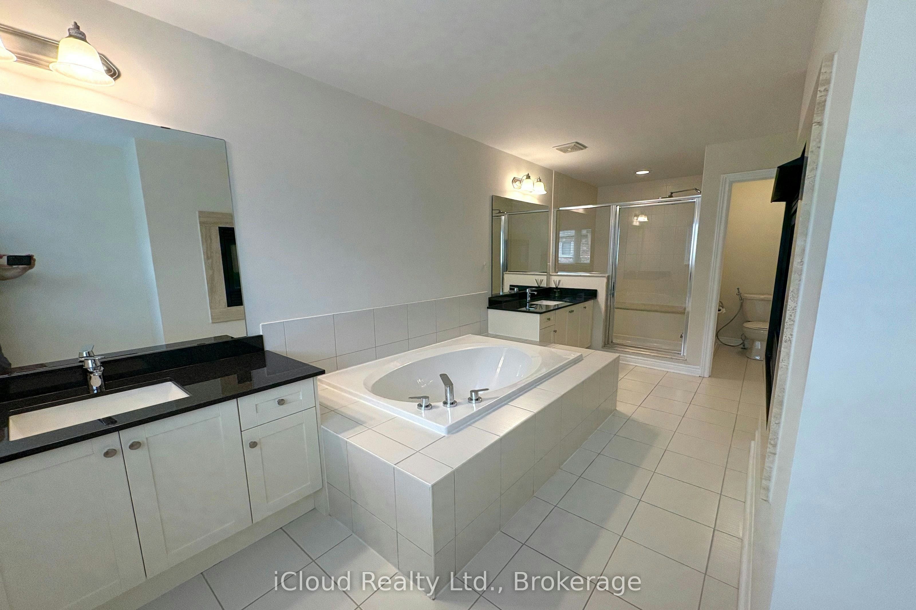2466 Village Common, Oakville, ON, L6M 0S2 - 40