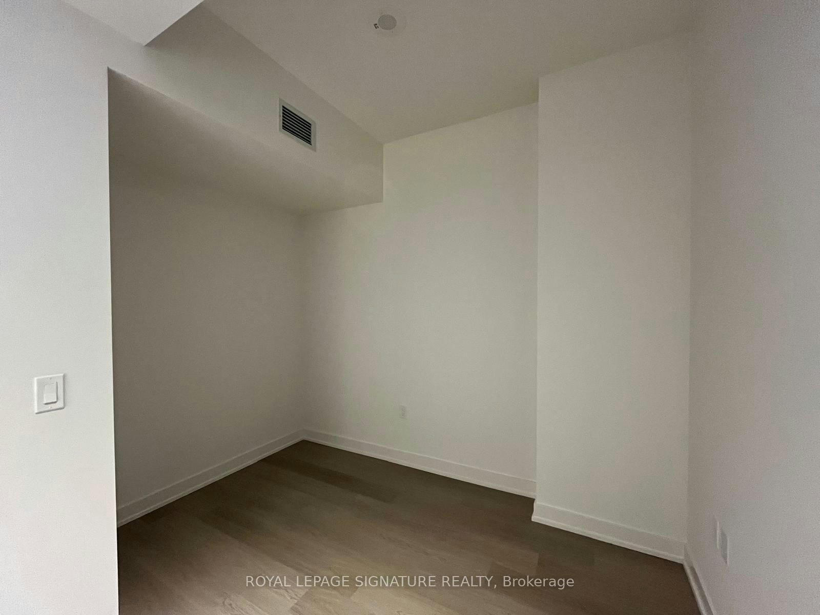 312-448 Burnhamthorpe Road W, Mississauga, ON, L5B 4M6 - 5