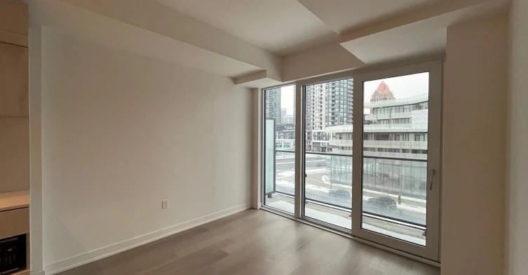 312-448 Burnhamthorpe Road W, Mississauga, ON, L5B 4M6 - 4