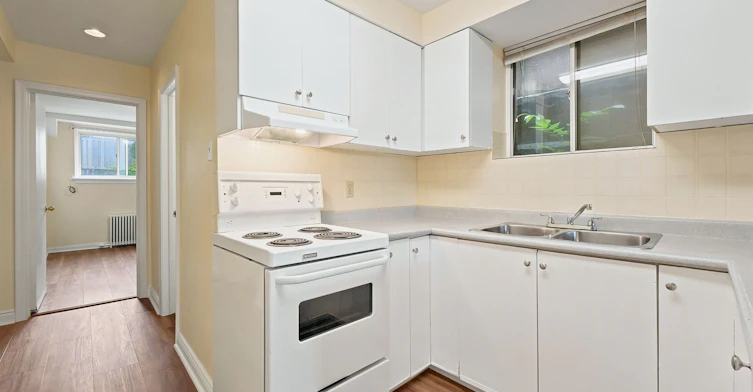 BSMT-56 Dynevor Road, Toronto, ON, M6E 3X1 - 9