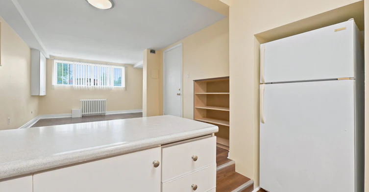 BSMT-56 Dynevor Road, Toronto, ON, M6E 3X1 - 8