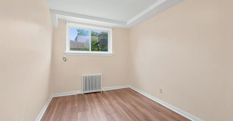 BSMT-56 Dynevor Road, Toronto, ON, M6E 3X1 - 13