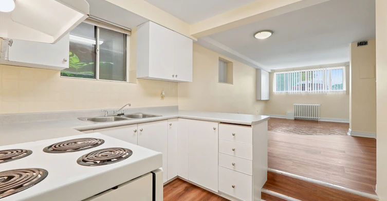 BSMT-56 Dynevor Road, Toronto, ON, M6E 3X1 - 7