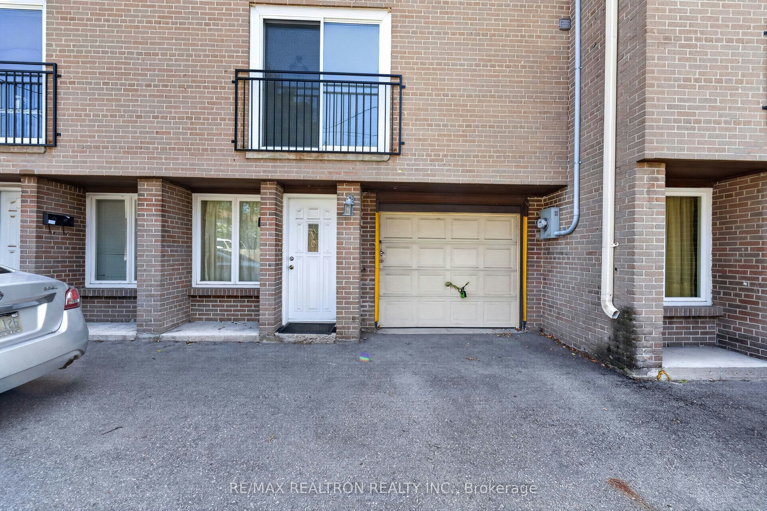 5-6 Sentinel Road, Toronto, ON, M3J 3T7 - 2