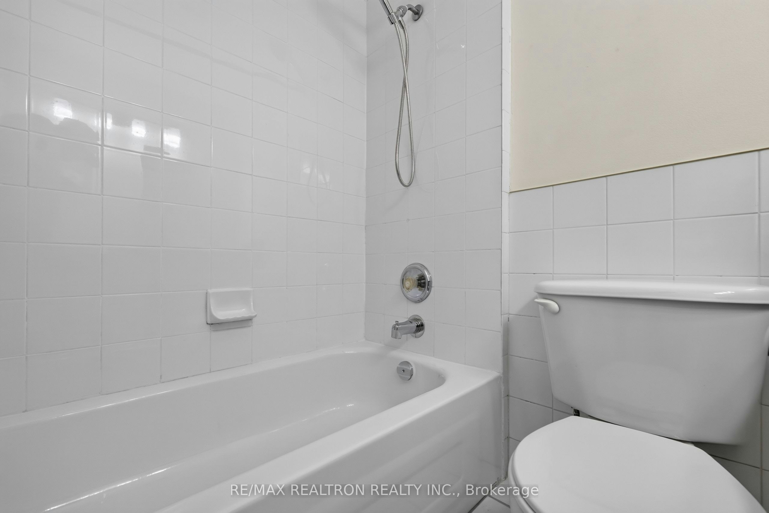 5-6 Sentinel Road, Toronto, ON, M3J 3T7 - 9