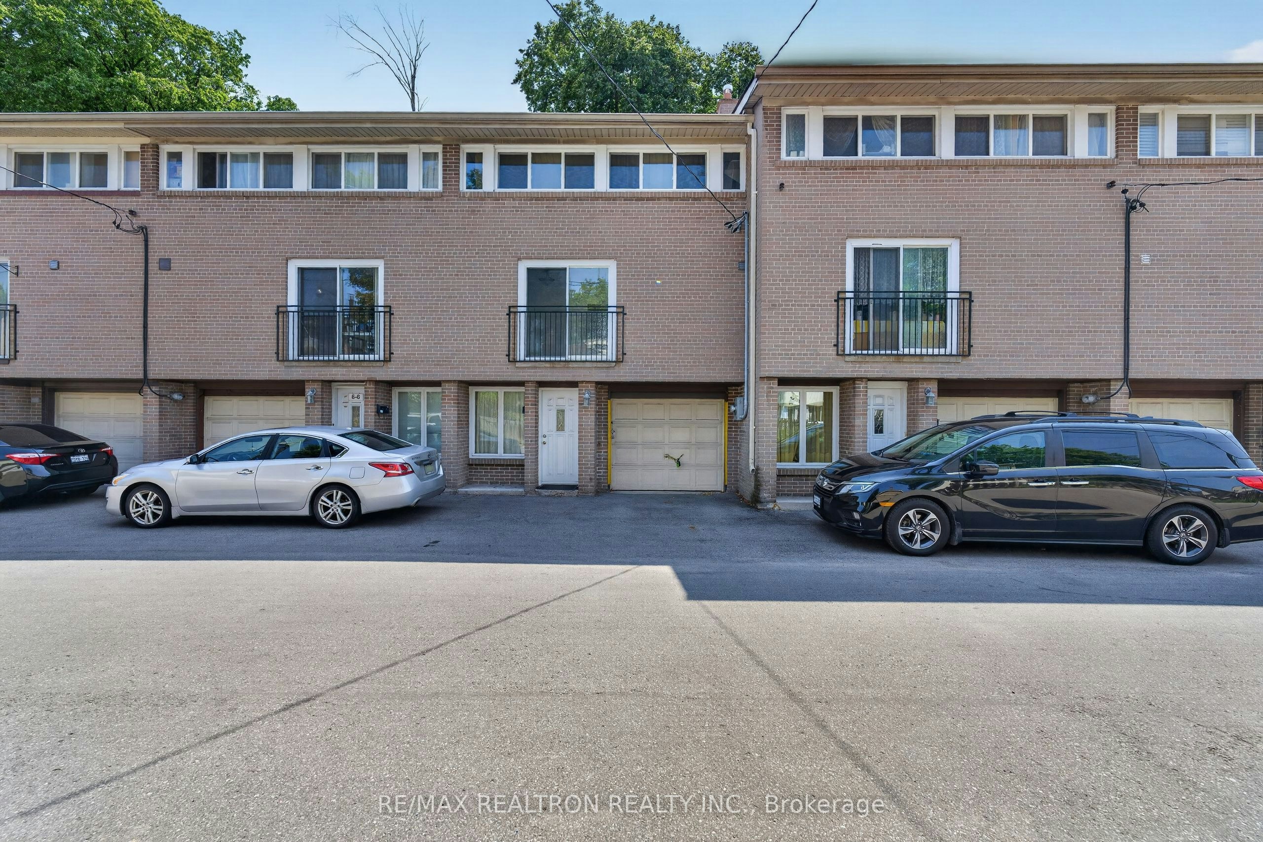 5-6 Sentinel Road, Toronto, ON, M3J 3T7