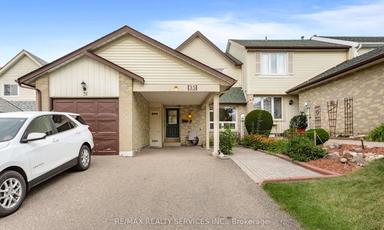35 Sparklett Crescent