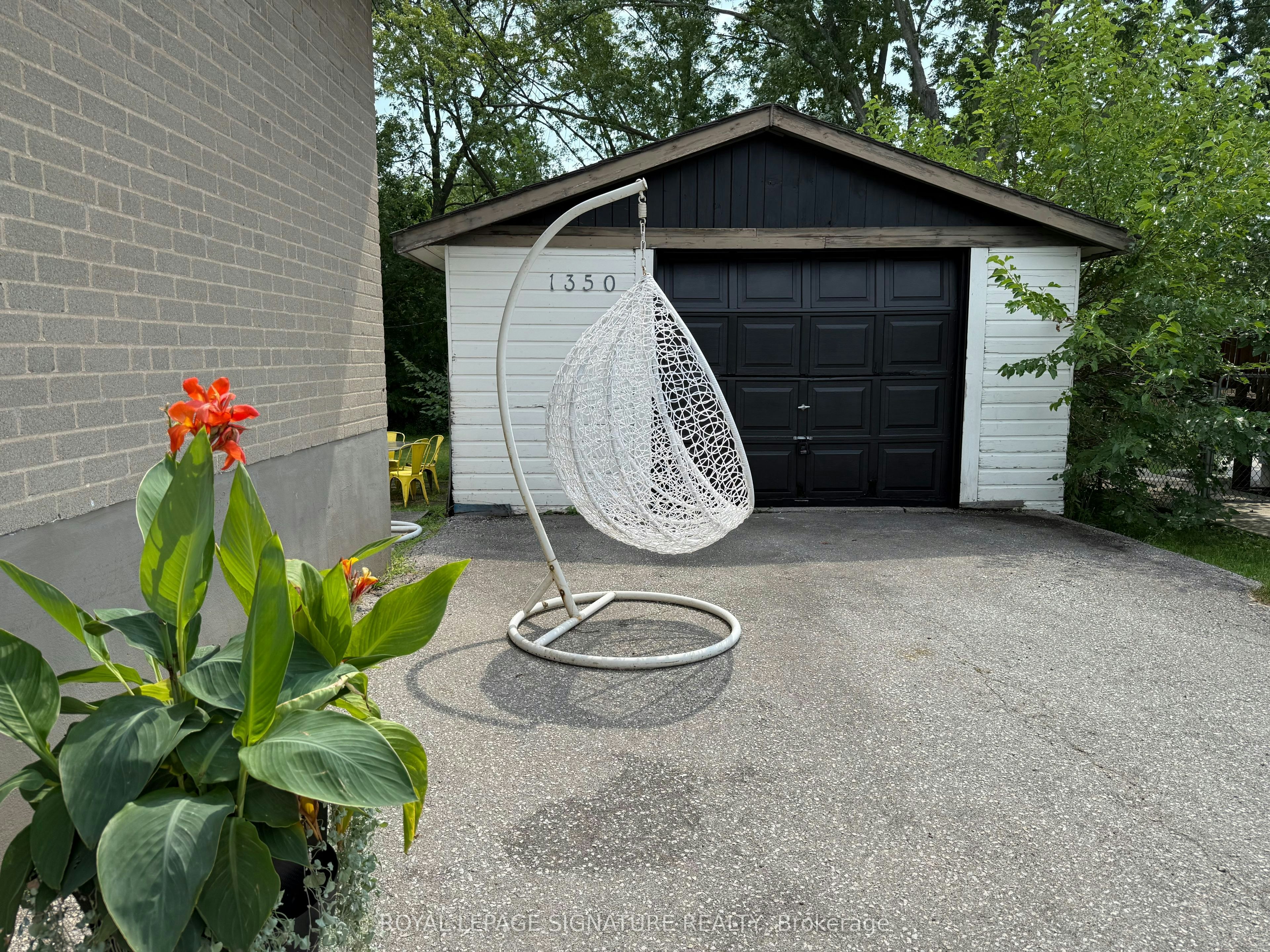 1350 Rebecca Street, Oakville, ON, L6L 1Z4