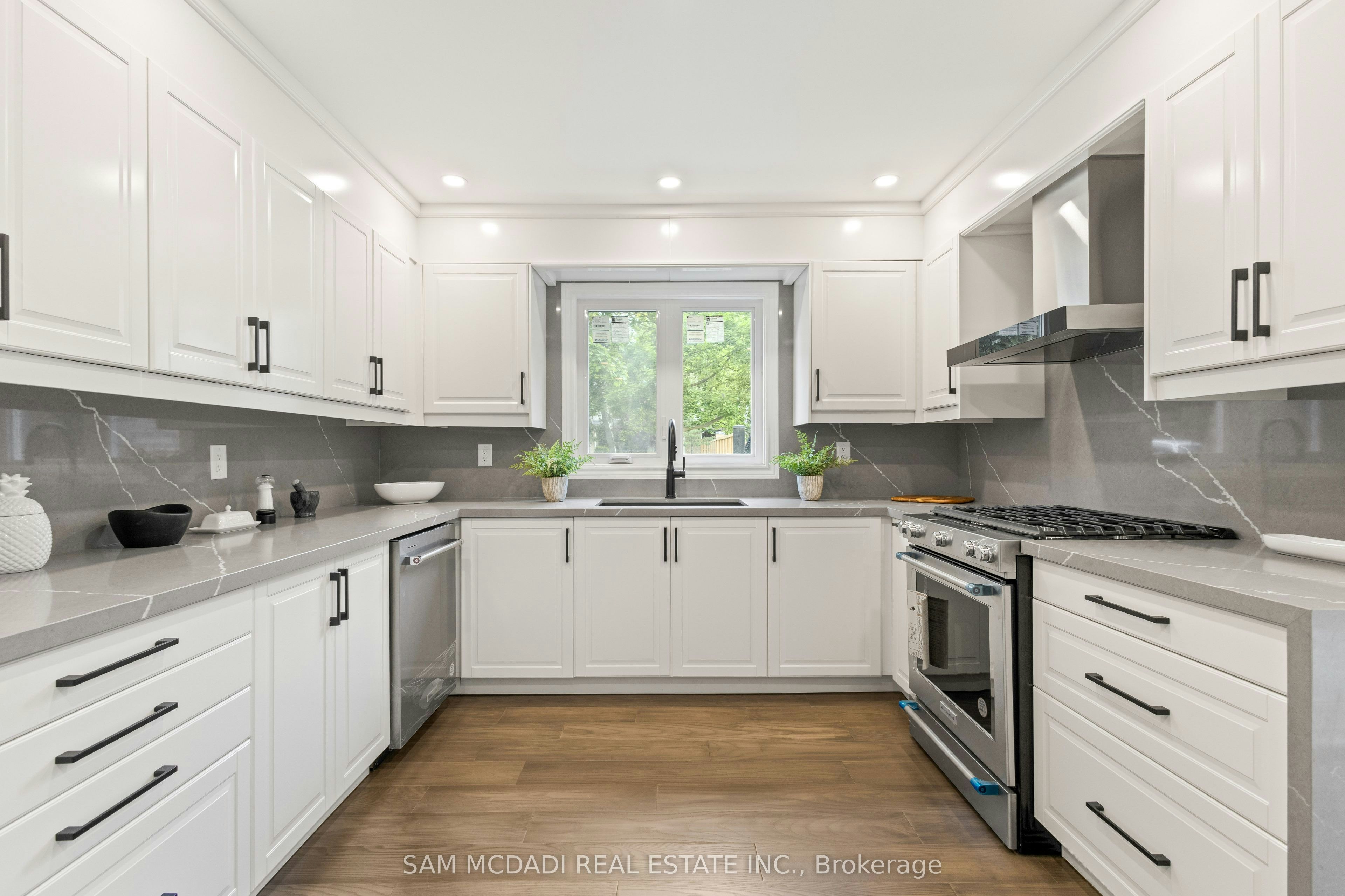2535 Robin Drive, Mississauga, ON, L5K 2G2 - 12