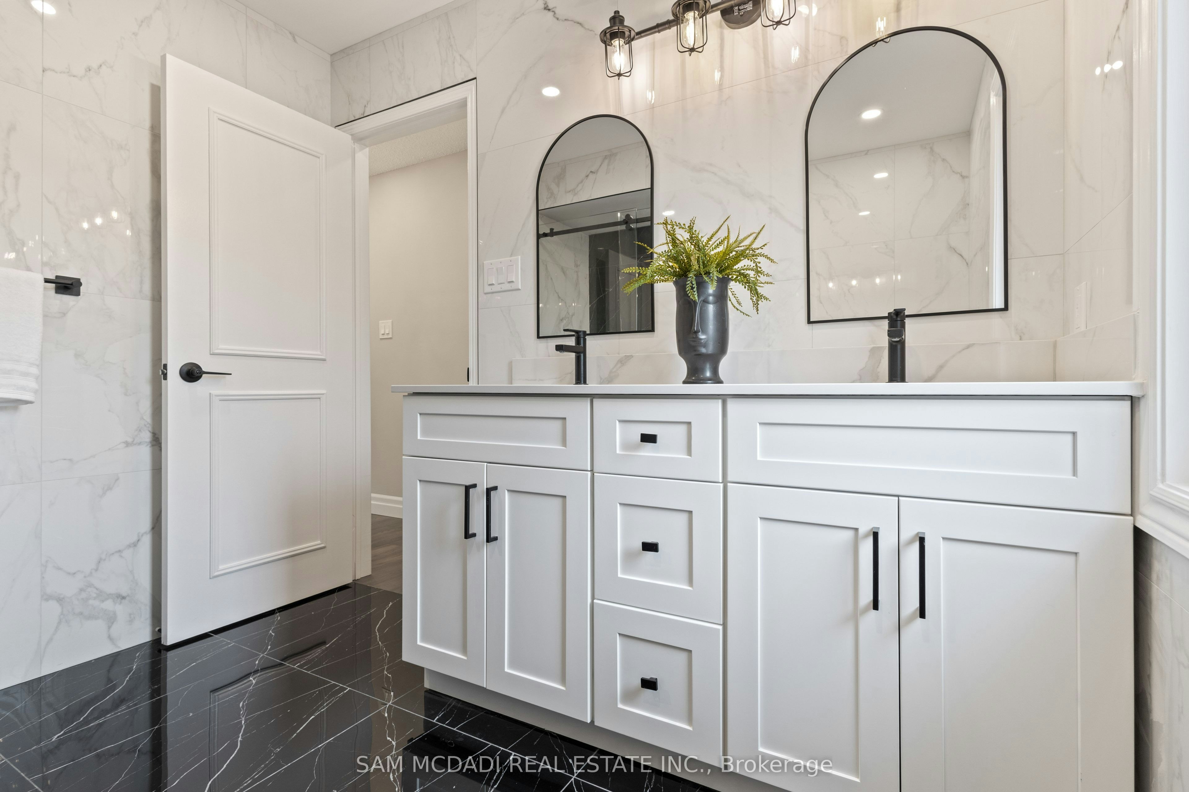 2535 Robin Drive, Mississauga, ON, L5K 2G2 - 21