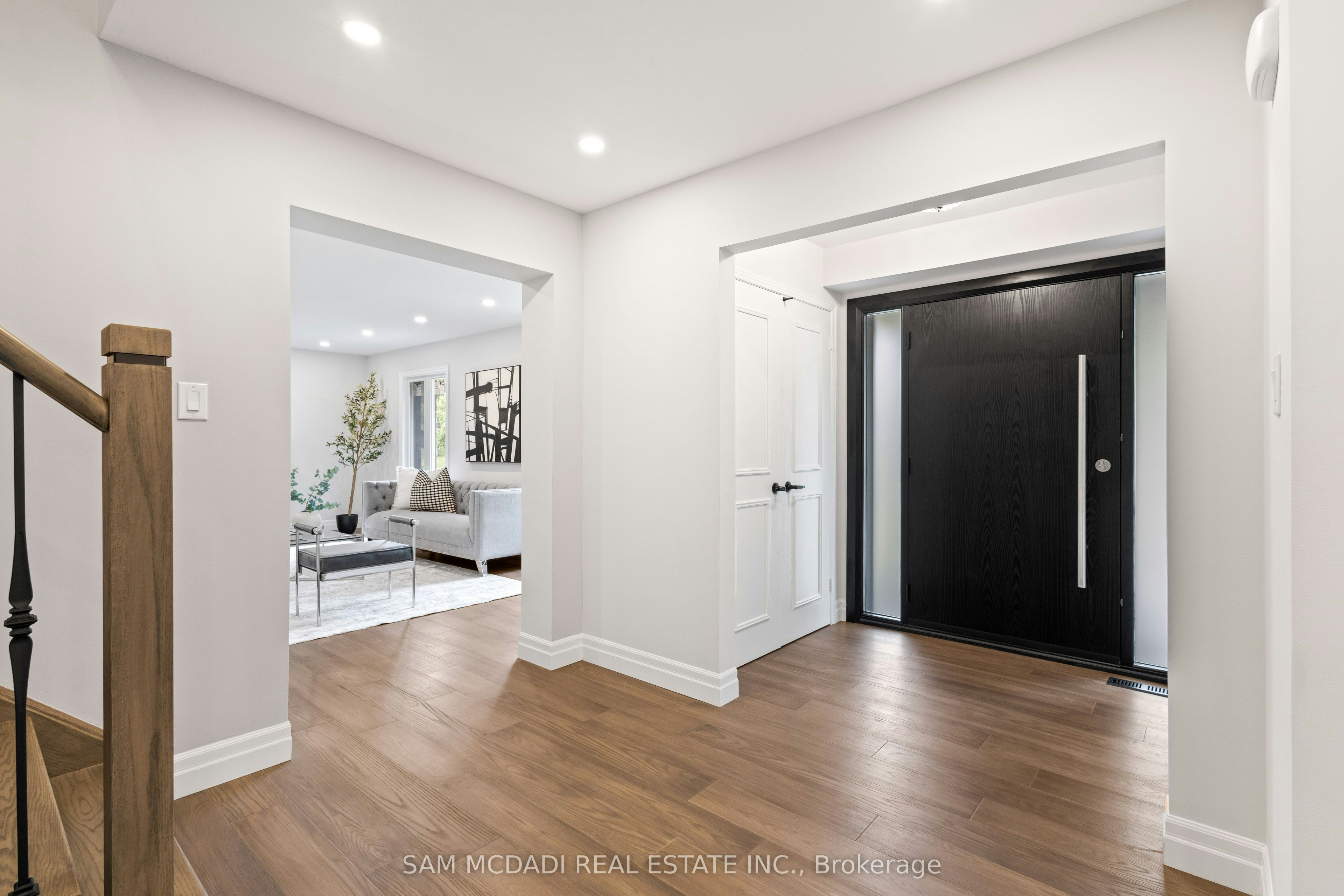 2535 Robin Drive, Mississauga, ON, L5K 2G2 - 3