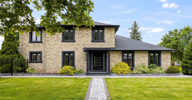 2535 Robin Drive, Mississauga, ON, L5K 2G2