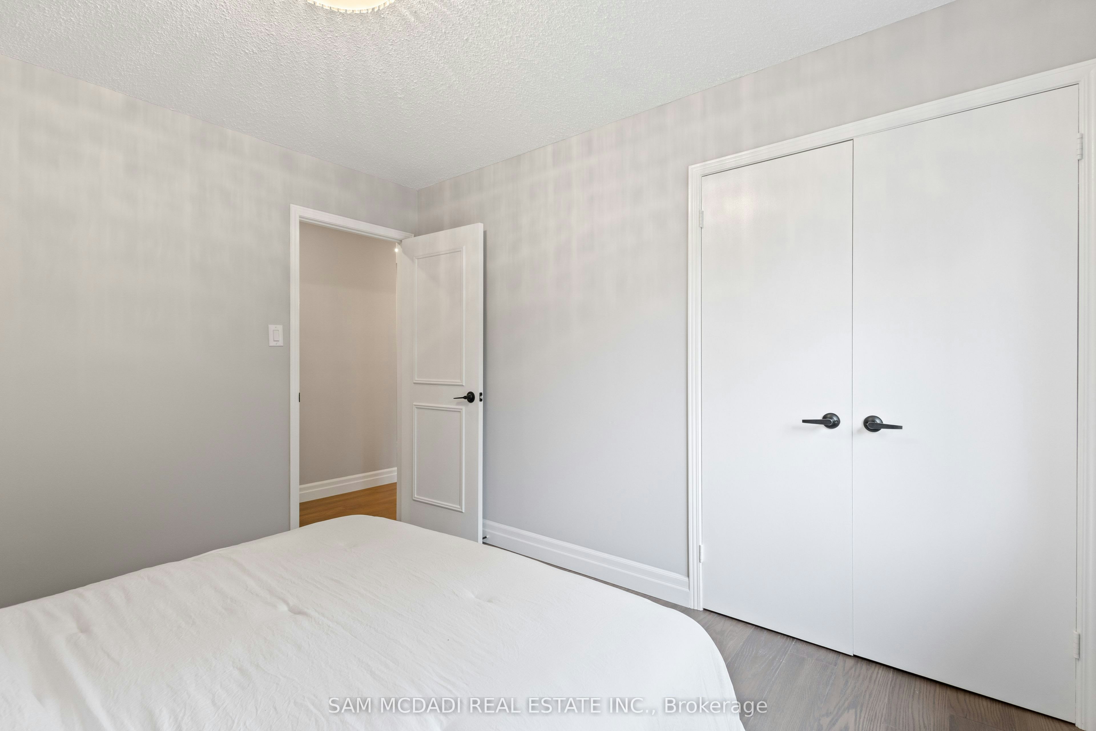 2535 Robin Drive, Mississauga, ON, L5K 2G2 - 24