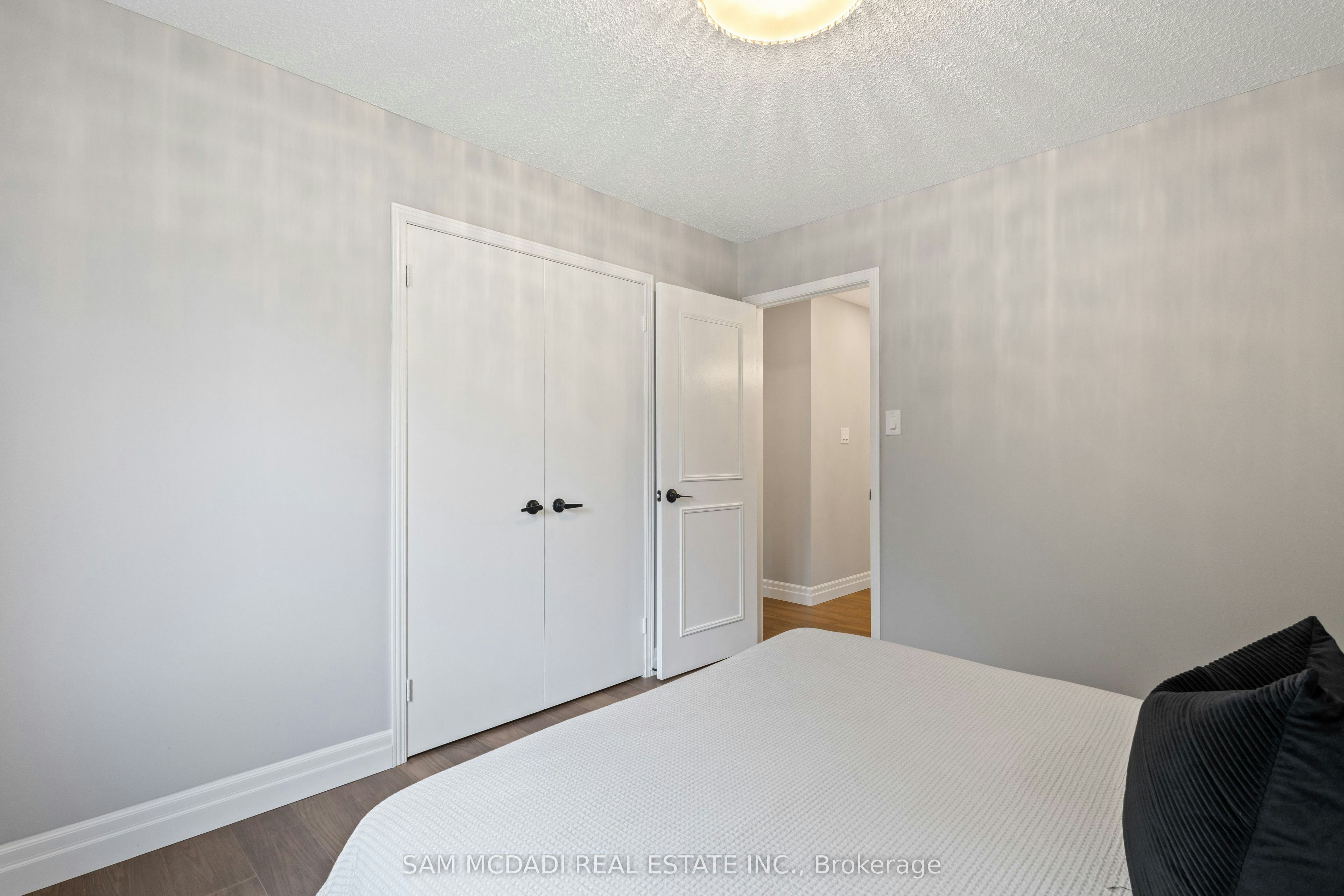 2535 Robin Drive, Mississauga, ON, L5K 2G2 - 20