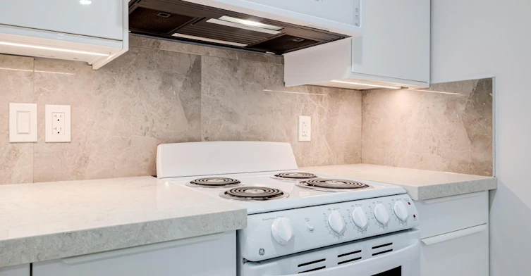 Lower-2556 Lake Shore Boulevard W, Toronto, ON, M8V 1G1 - 12