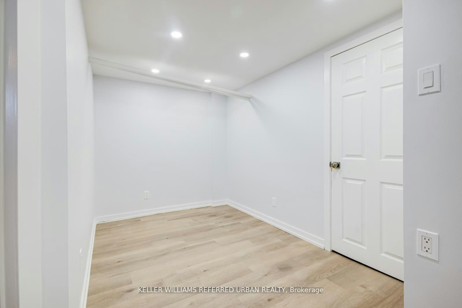 Lower-2556 Lake Shore Boulevard W, Toronto, ON, M8V 1G1 - 13