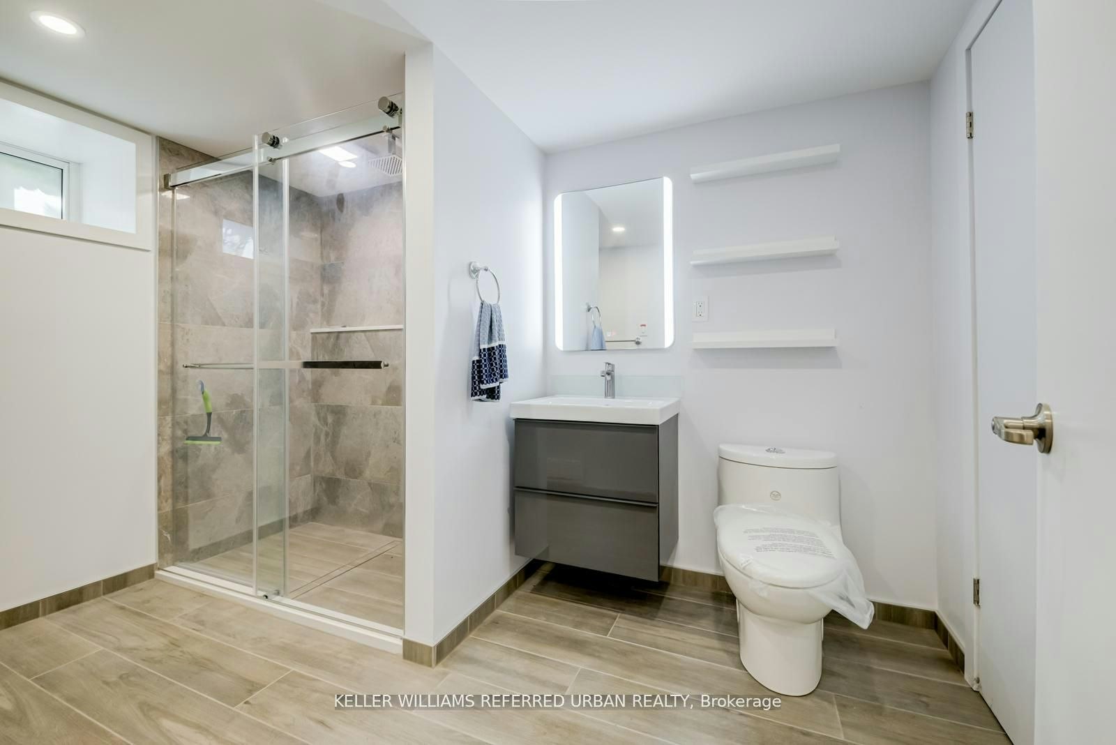 Lower-2556 Lake Shore Boulevard W, Toronto, ON, M8V 1G1 - 21