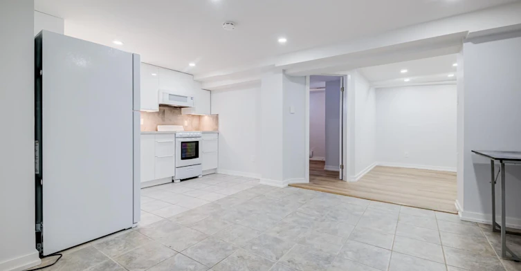 Lower-2556 Lake Shore Boulevard W, Toronto, ON, M8V 1G1 - 8