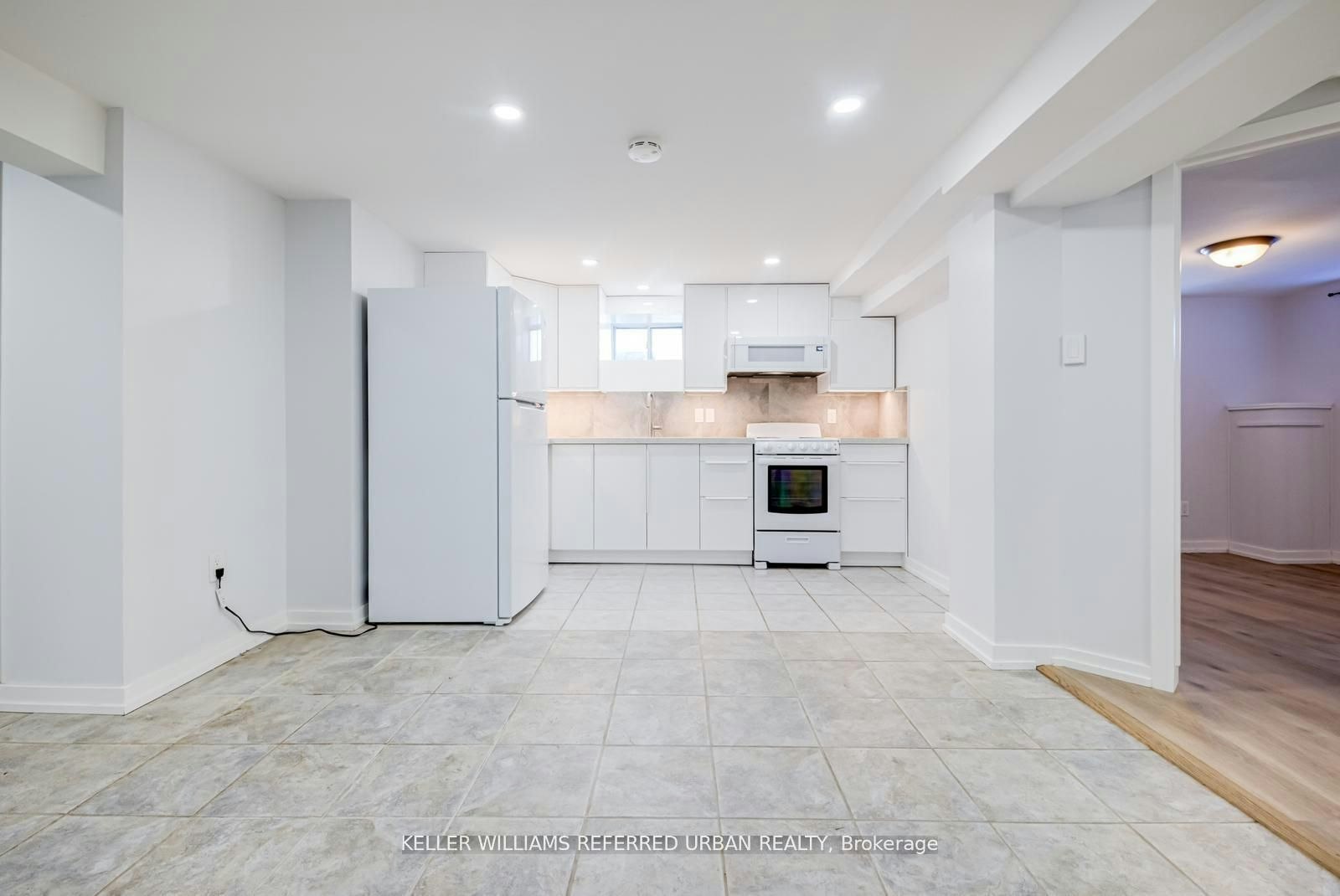 Lower-2556 Lake Shore Boulevard W, Toronto, ON, M8V 1G1 - 9