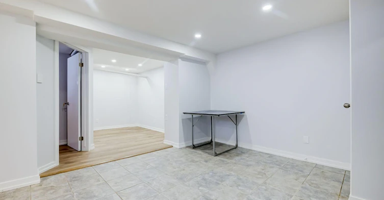 Lower-2556 Lake Shore Boulevard W, Toronto, ON, M8V 1G1 - 6