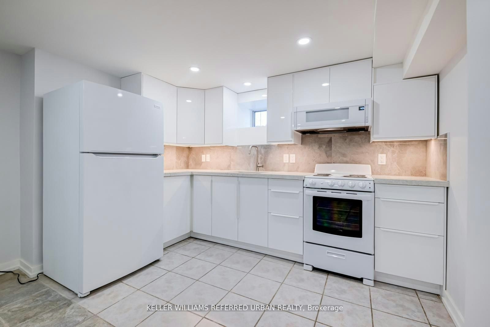 Lower-2556 Lake Shore Boulevard W, Toronto, ON, M8V 1G1 - 11