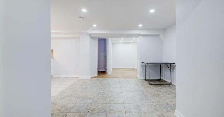 Lower-2556 Lake Shore Boulevard W, Toronto, ON, M8V 1G1 - 5
