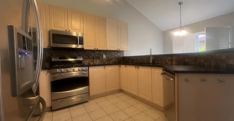 7 Ladywood Court, Brampton, ON, L6Z 4T9 - 5