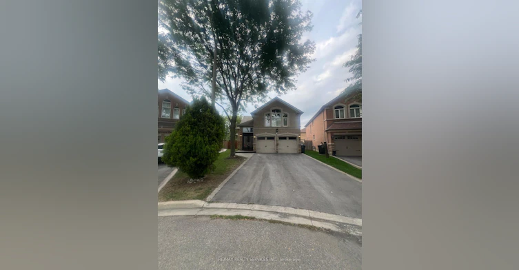 7 Ladywood Court, Brampton, ON, L6Z 4T9